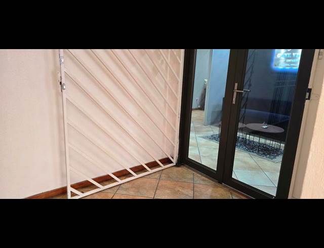 BUSINESS PROPERTY TO RENT IN FARRAR PARK