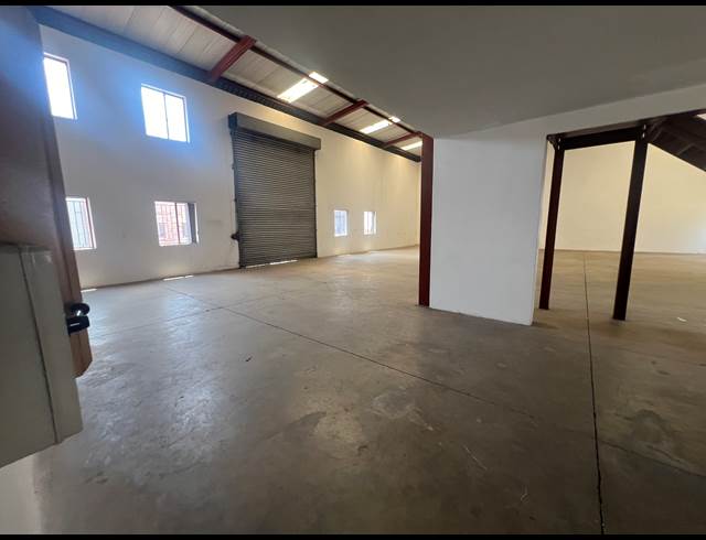 578M² WAREHOUSE TO LET IN KYA SANDS