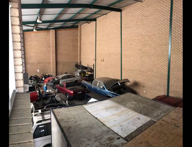 425M² WAREHOUSE RENTED IN LASER PARK