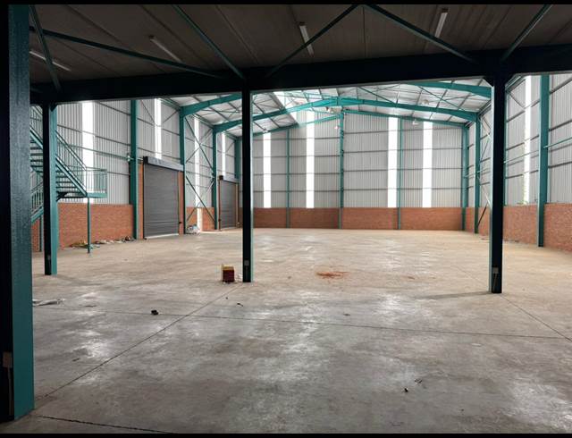 1,454M² WAREHOUSE TO LET IN ORMONDE