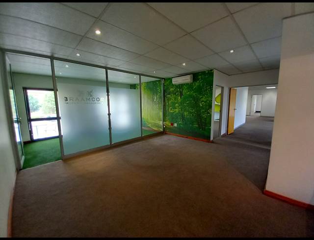 245M² OFFICE TO LET IN BRYANSTON