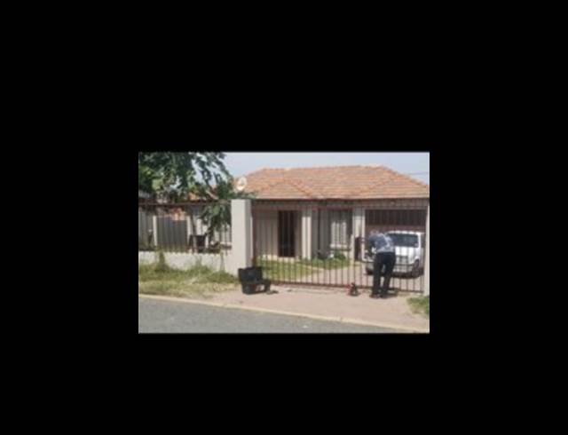 2 bed property to rent in COSMO CITY