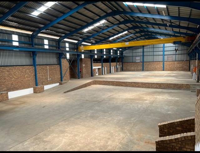 2,500M² WAREHOUSE TO LET IN GERMISTON SOUTH
