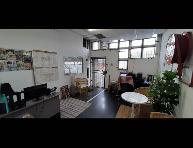 265M² WAREHOUSE RENTED IN NDABENI
