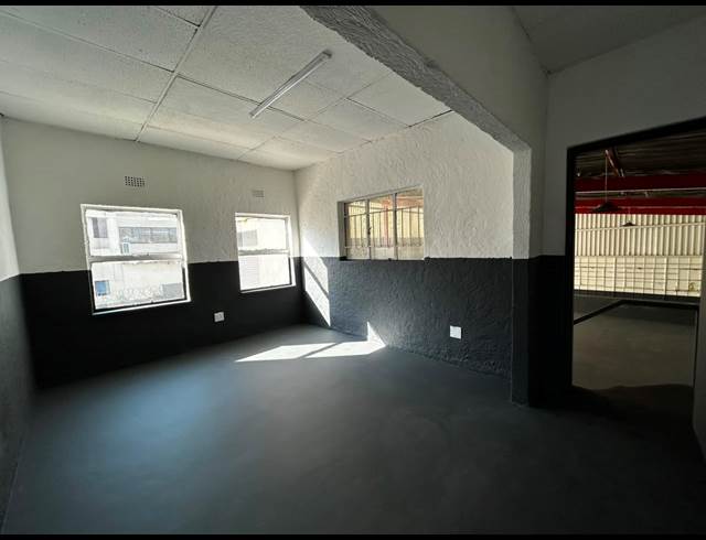 377M² WAREHOUSE TO LET IN WYNBERG