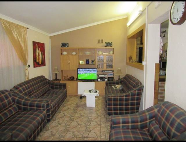 4 bed property to rent in GLENLILY