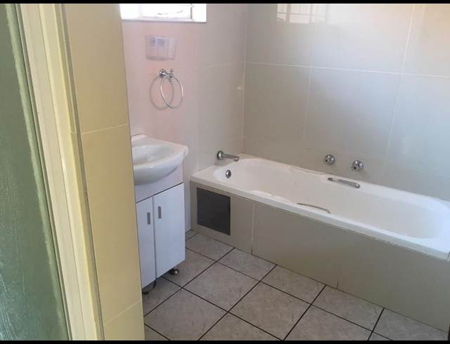 3 BEDROOM PROPERTY TO RENT IN EAST LYNNE