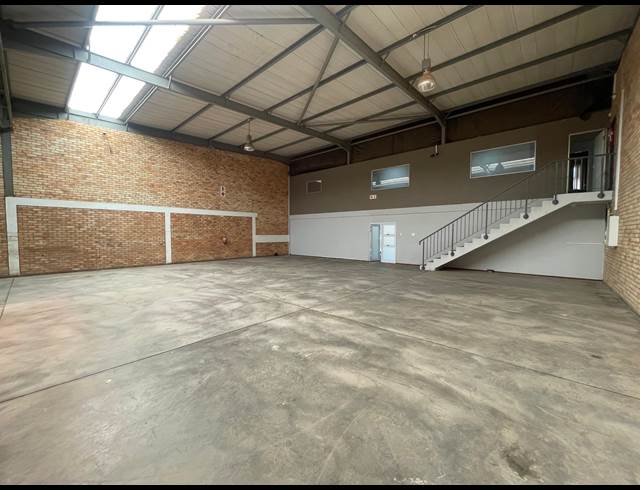 555M² WAREHOUSE TO LET IN RANDJESPARK