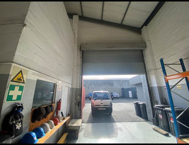 654M² WAREHOUSE TO LET IN MARCONI BEAM INDUSTRIA