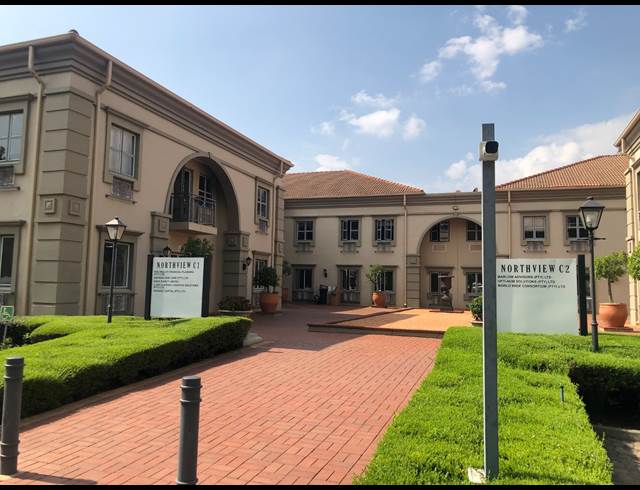 255M² OFFICE TO LET IN HYDE PARK