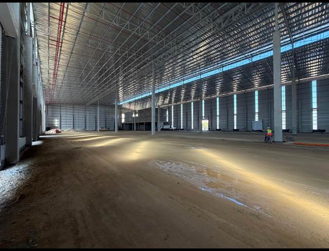 11,443M² WAREHOUSE TO LET IN HALFWAY HOUSE