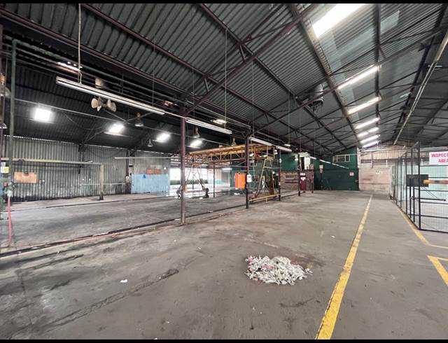 2,100M² WAREHOUSE TO LET IN SPARTAN