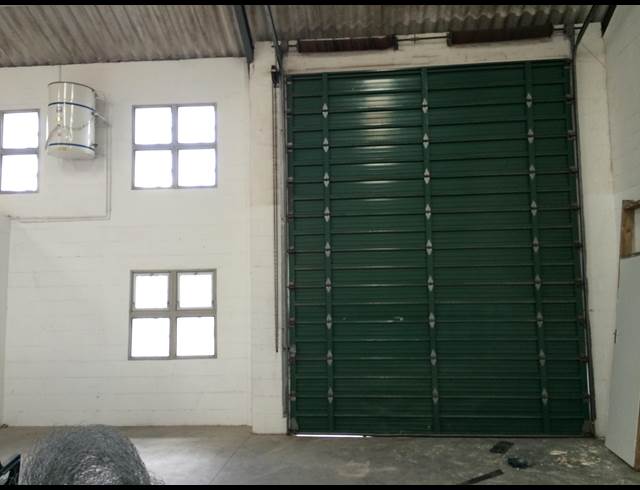 137M² WAREHOUSE TO LET IN AIRPORT INDUSTRIA