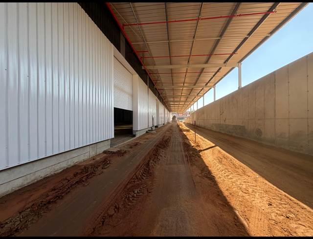 11,443M² WAREHOUSE TO LET IN HALFWAY HOUSE