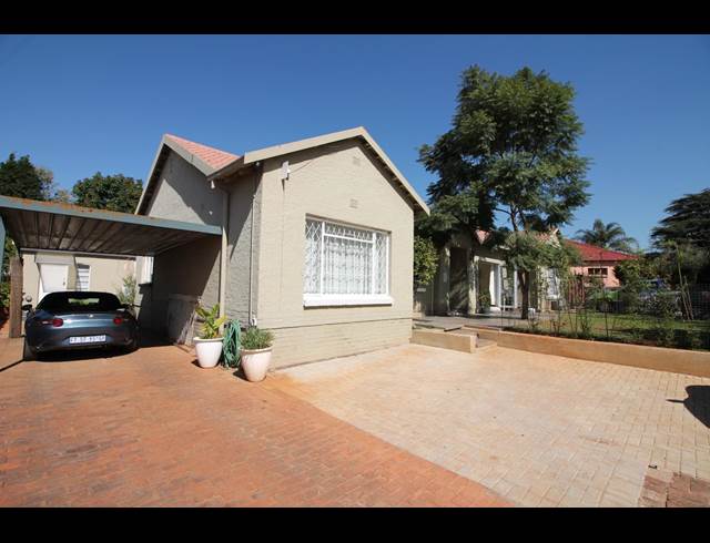 3 BEDROOM HOUSE TO LET IN HURLYVALE
