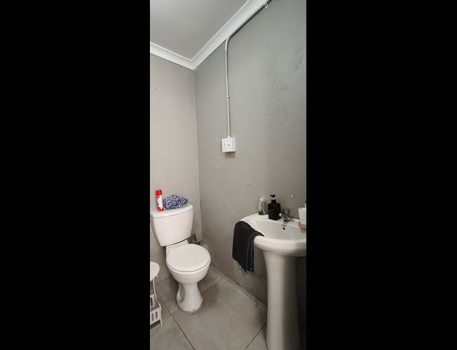 2 BEDROOM HOUSE TO LET IN AUCKLAND PARK