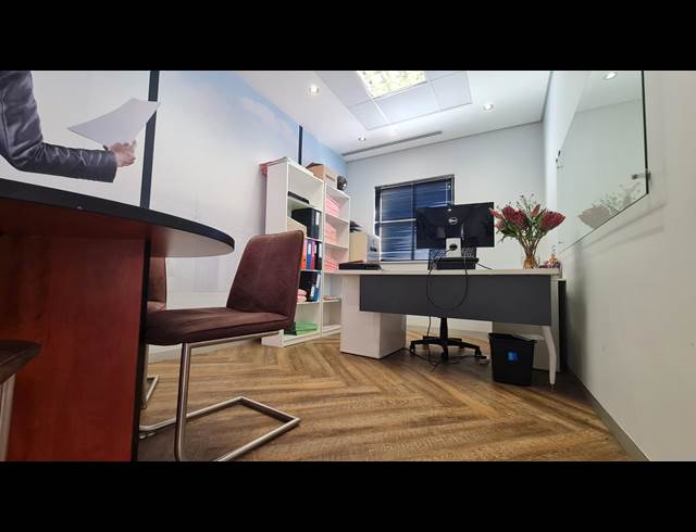 244M² OFFICE TO LET IN WESTLAKE