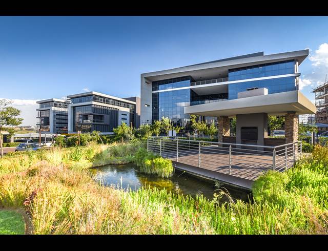 1,332M² OFFICE TO LET IN VORNA VALLEY
