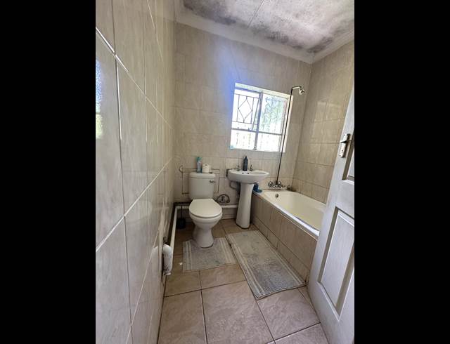 2 BEDROOM HOUSE TO LET IN BIRCHLEIGH NORTH