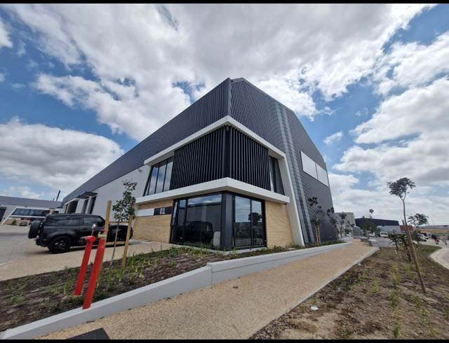 565M² WAREHOUSE TO LET IN STIKLAND INDUSTRIAL