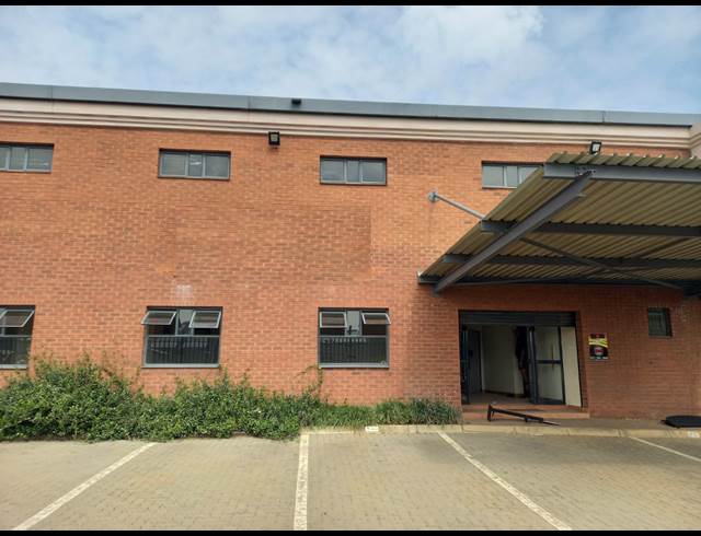 877M² WAREHOUSE TO LET IN POMONA
