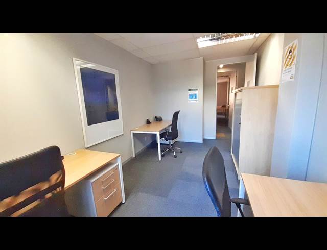 30M² BUILDING TO LET IN FOURWAYS