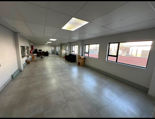1,545.70M² WAREHOUSE TO LET IN COSMO BUSINESS PARK