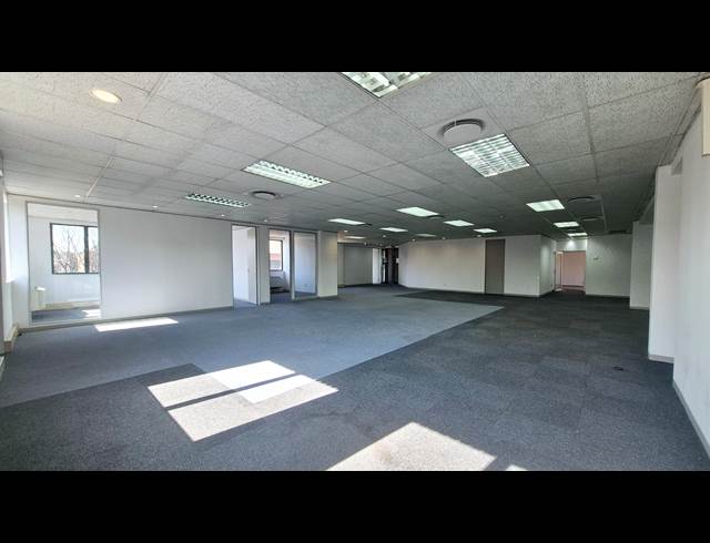 379M² OFFICE TO LET IN MENLYN