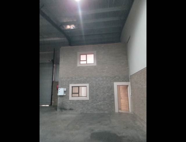320M² MINI FACTORY TO LET IN APEX