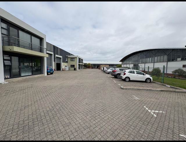 274M² WAREHOUSE TO LET IN SOMERSET WEST CENTRAL