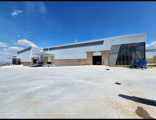 1,408M² WAREHOUSE TO LET IN AIRPORT PARK