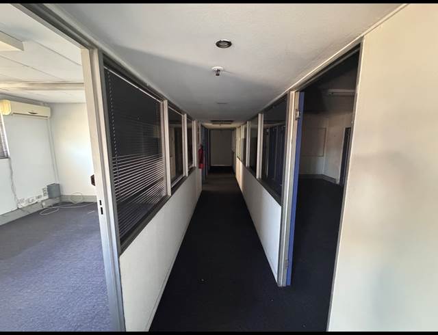 1,943M² WAREHOUSE TO LET IN SPRINGFIELD