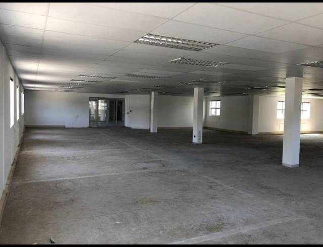 277M² WAREHOUSE TO LET IN HALFWAY HOUSE