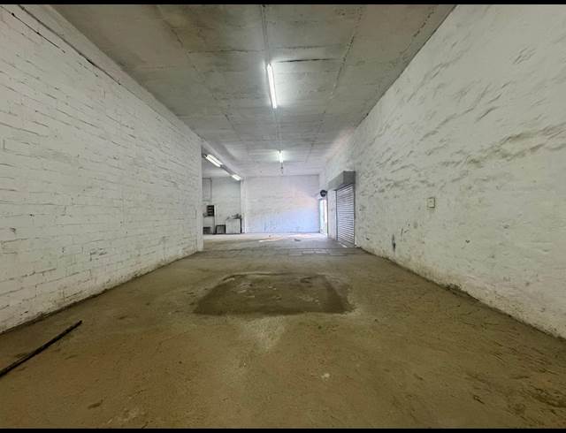 240M² WAREHOUSE TO LET IN PHOENIX INDUSTRIAL