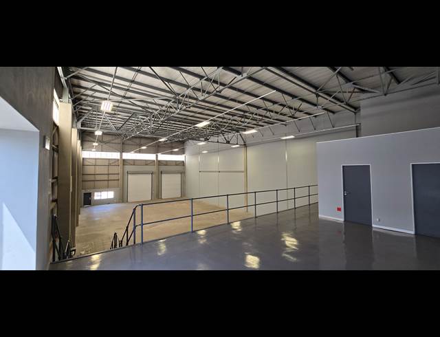 1,287M² WAREHOUSE TO LET IN LANSERIA