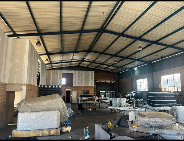 750M² WAREHOUSE TO LET IN AMALGAM