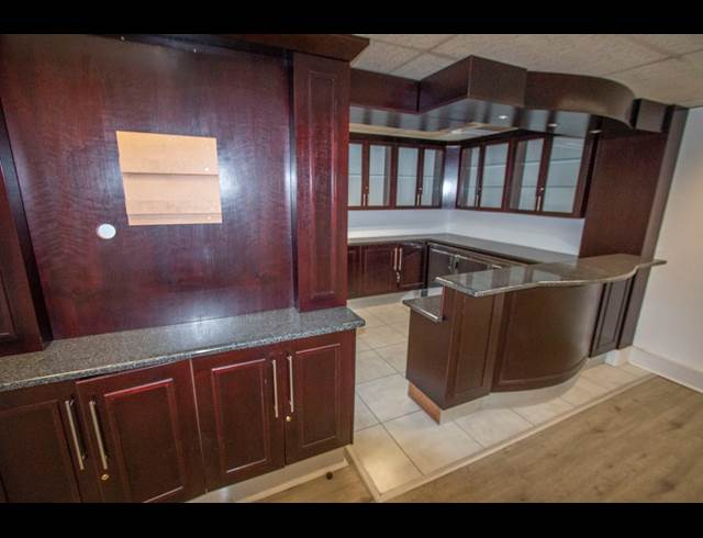 1,578M² OFFICE TO LET IN HALFWAY HOUSE