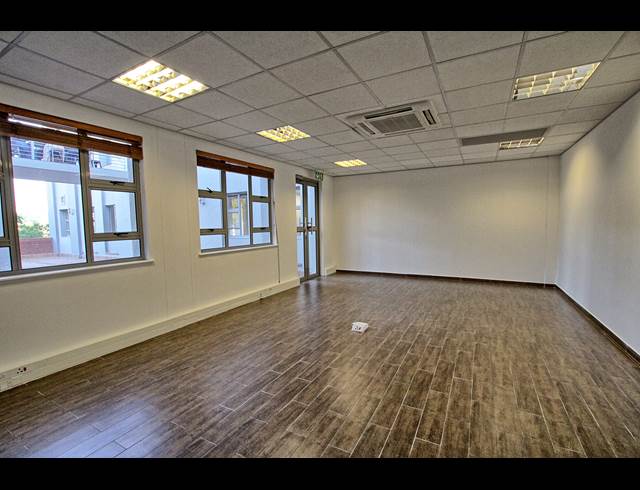 712.90M² OFFICE TO LET IN BRYANSTON