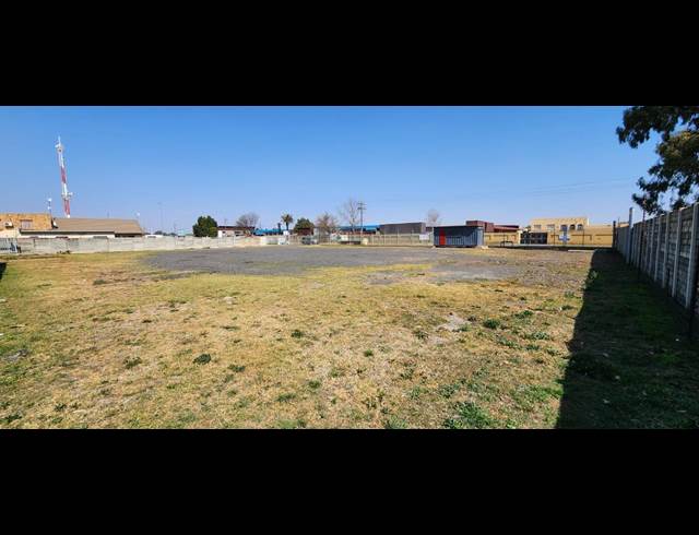 3,000M² INDUSTRIAL YARD TO LET IN BRENTWOOD PARK