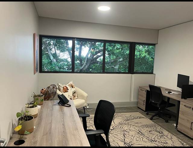 32M² OFFICE TO LET IN BALLITO CENTRAL