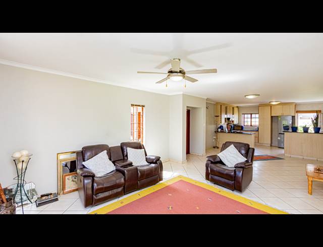 3 BEDROOM CLUSTER RENTED IN DOUGLASDALE