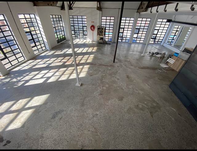 261M² OFFICE TO LET IN SALT RIVER