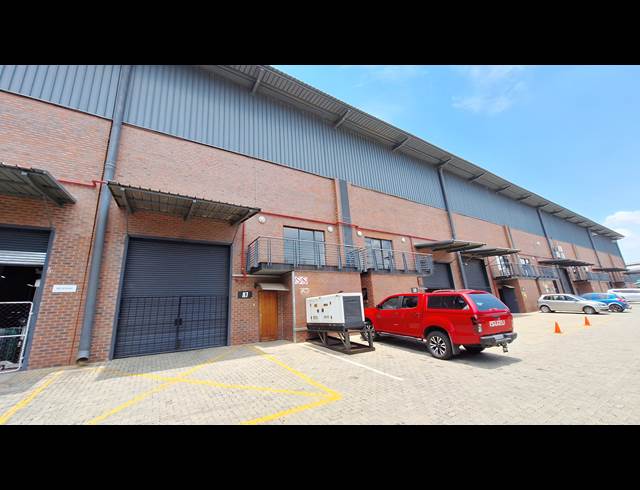 310M² WAREHOUSE TO LET IN LASER PARK