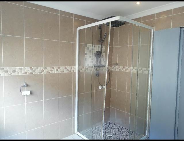 1 bed property to rent in WINCHESTER HILLS