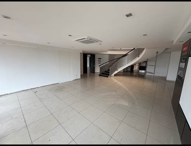 6,560M² WAREHOUSE TO LET IN HUGHES