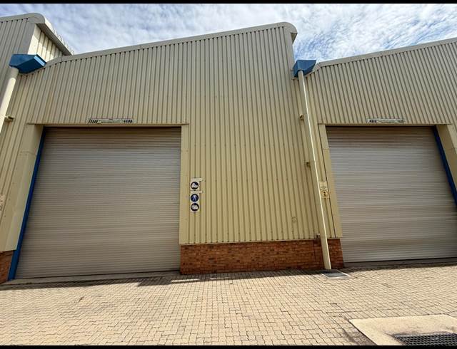 4,913M² WAREHOUSE TO LET IN CLAYVILLE