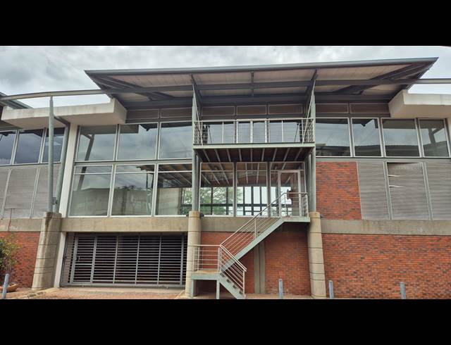 388M² RETAIL TO LET IN RIVERSIDE PARK