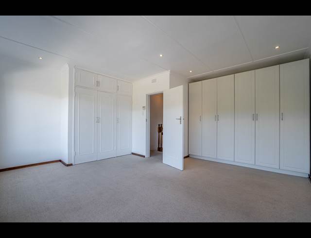 2 BEDROOM PROPERTY TO RENT IN HILLCREST CENTRAL