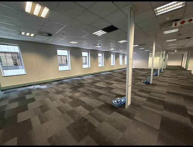 1,742M² OFFICE TO LET IN SANDTON CENTRAL