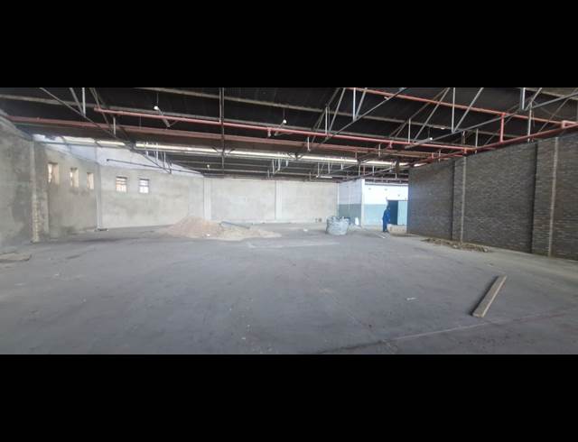 1,000M² WAREHOUSE TO LET IN SELBY